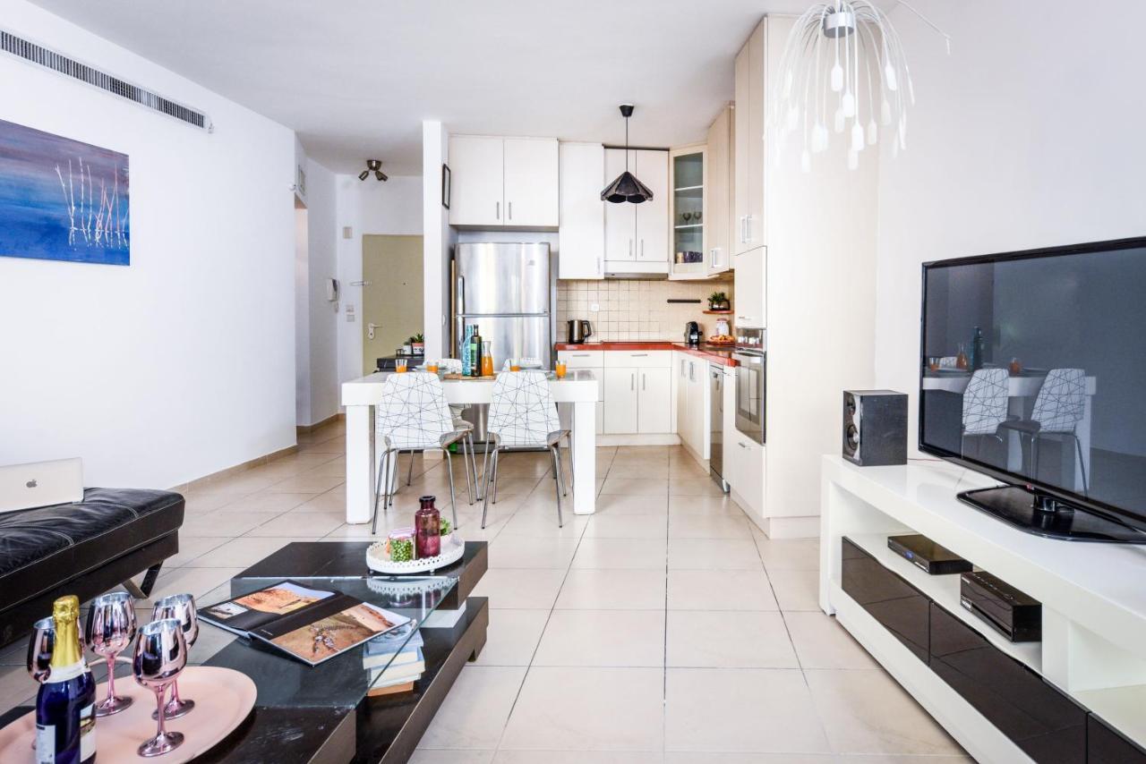 Stunning 2Br Apt W Balcony In City Center By Sea N' Rent Tel Aviv Exteriör bild